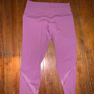 Lululemon Scalloped Wunder Unders Cropped Size 10 23” Inseam